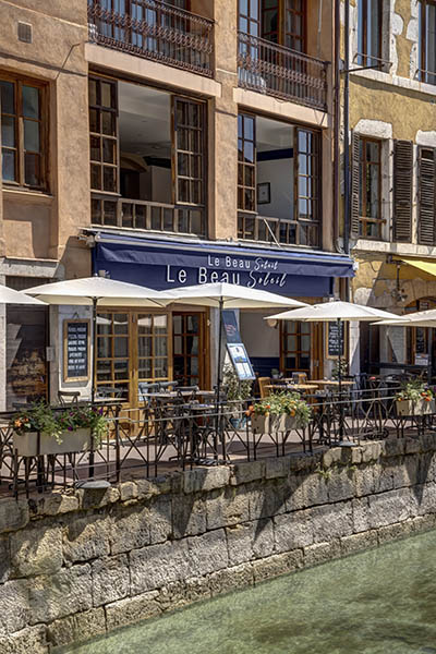 Le-beau-soleil-restaurant-terrasse-vieille-ville-74000-annecy mobile